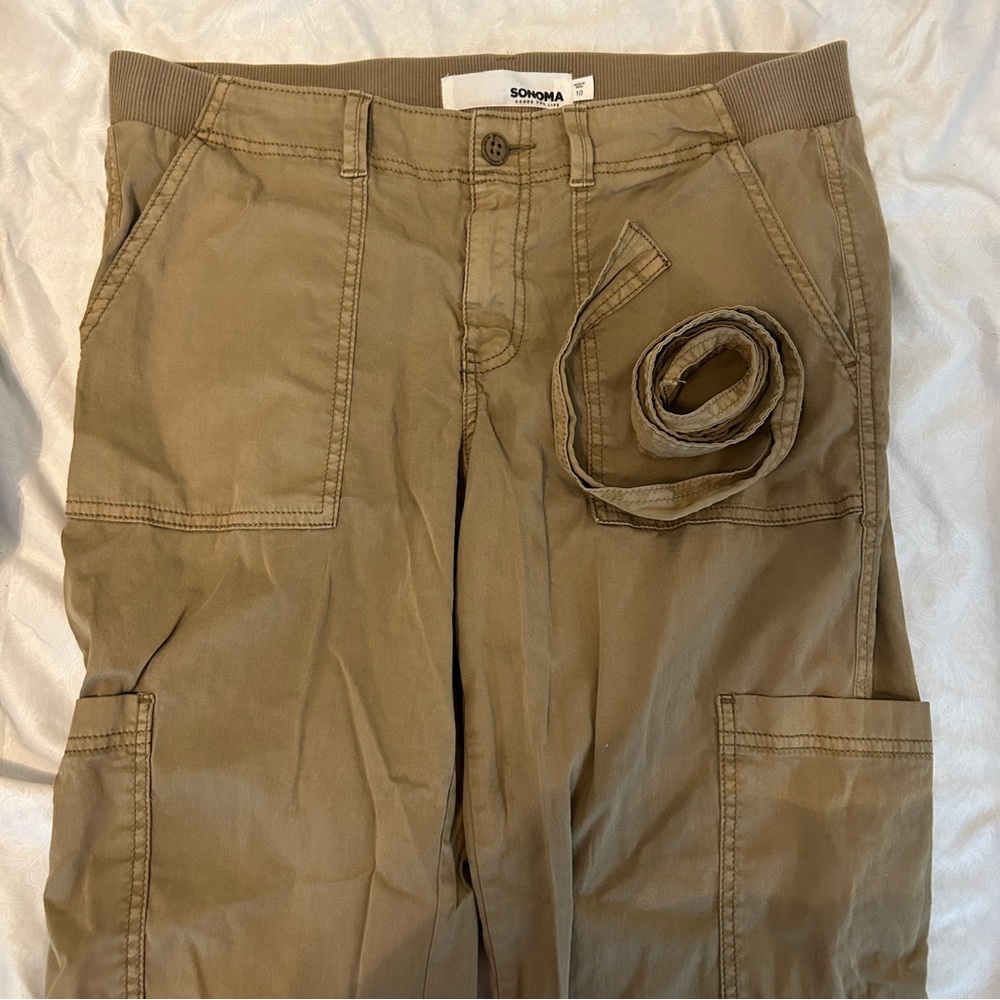 kaki colored cargo pants with belt